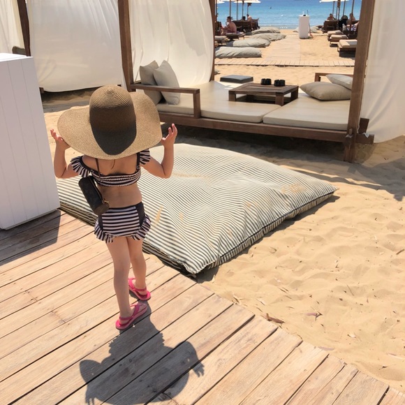 Meet your Posher, Aja - Picture 9 of 12